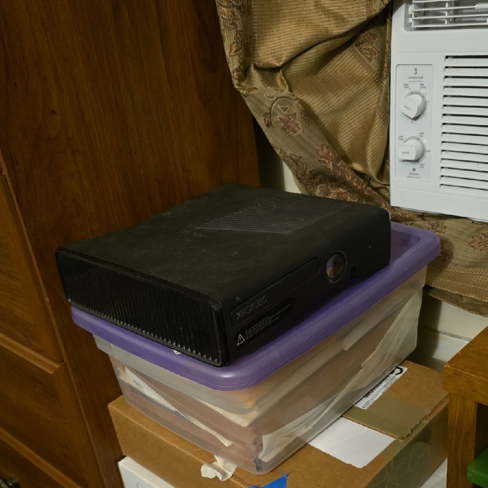 Black Xbox 360 Console